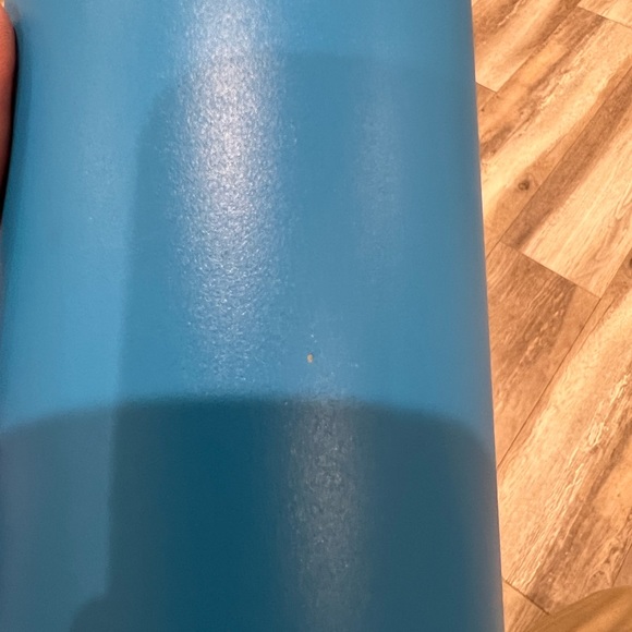 YETI Rambler Vacuum Bottle - 26 fl. oz.  Tahoe Blue.  HTF.  No returns accepted. - Picture 8 of 12